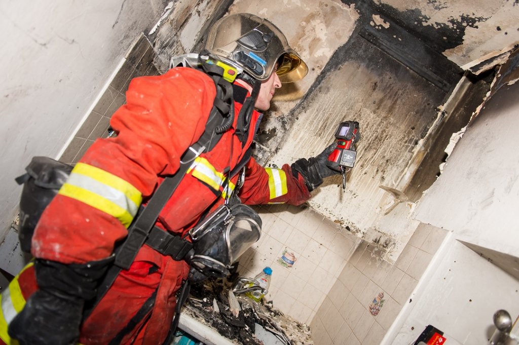 Grâce à des caméras thermiques, les secours ont pu effectuer des relevés de température dans les différentes pièces (Photos : BMPM/SM Etourneau)
