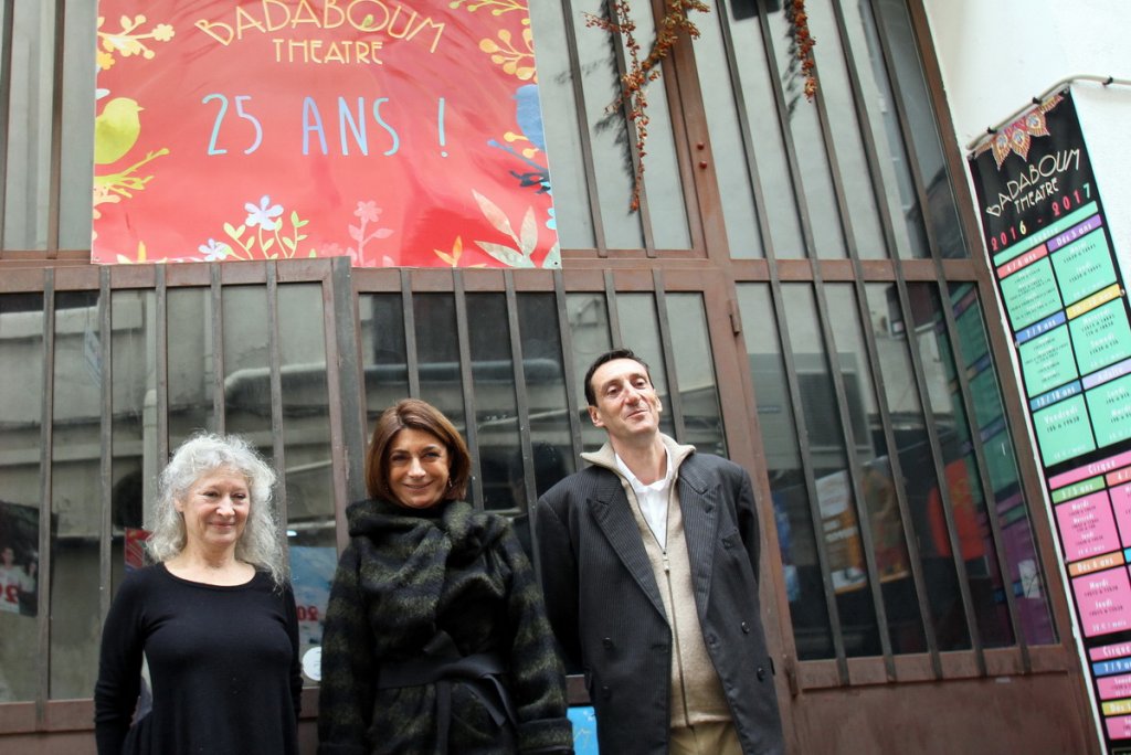 La présidente du département 13 a été reçue au Badaboum Théâtre, qui fête ses 25 ans par Louis Dieuzayde, son président et la directrice, Laurence Janner (Photo Robert Poulain)