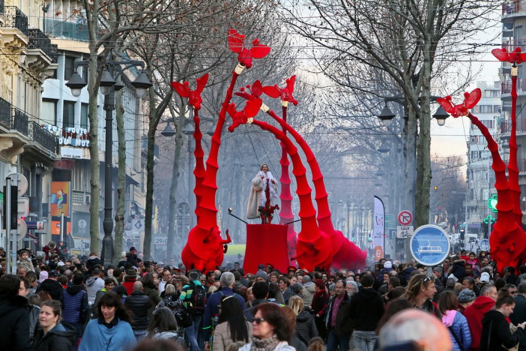 La circulation et le stationnement modifiés pour que vive le spectacle (Photo Robert Poulain) La circulation et le stationnement modifiés pour que vive le spectacle (Photo Robert Poulain)