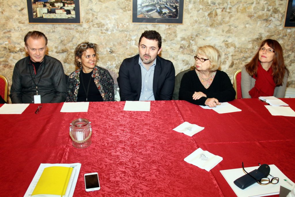 Reconnue comme l’un des rares mécènes du cirque contemporain en France, la Fondation BNP Paribas est le premier partenaire de la Biennale internationale du cirque (Photo Robert Poulain)