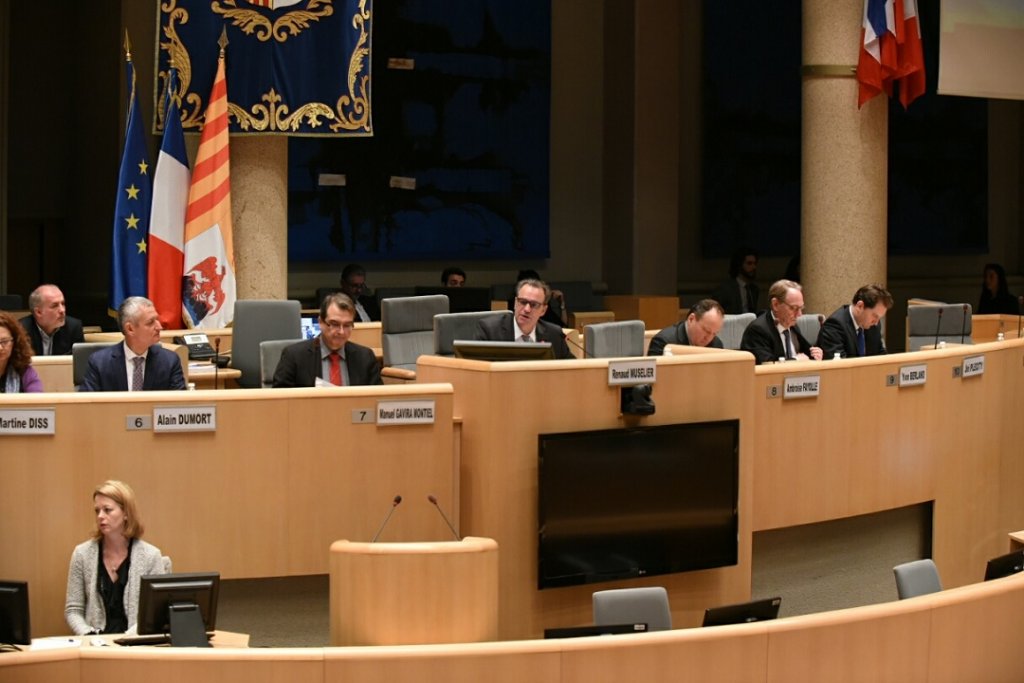 C’est au sein d’un hémicycle comble que Renaud Muselier a présenté un bilan d’étape de l’action entreprise par la Région Provence-Alpes-Côte d’Azur auprès de l’Europe (Photo : J.P Garufi) C’est au sein d’un hémicycle comble que Renaud Muselier a présenté un bilan d’étape de l’action entreprise par la Région Provence-Alpes-Côte d’Azur auprès de l’Europe (Photo : J.P Garufi)