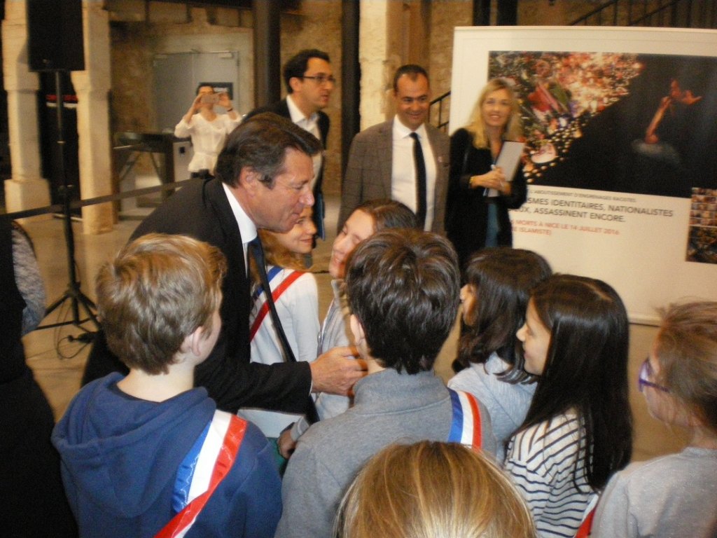 Christian Estrosi a accompagné les jeunes élus du Conseil municipal des Enfants de Nice au Camp des Milles dans les Bouches-du-Rhône (Photo M.C.)