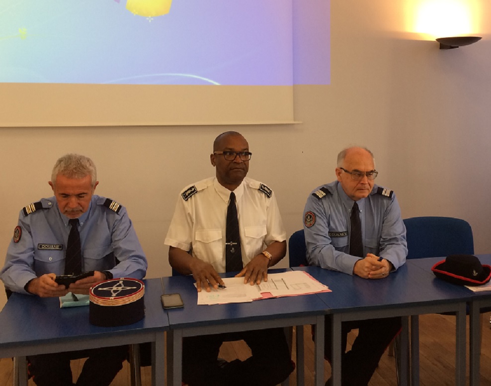 Au centre le Directeur général des douanes Guy Jean-Baptiste (Photo M.B.)