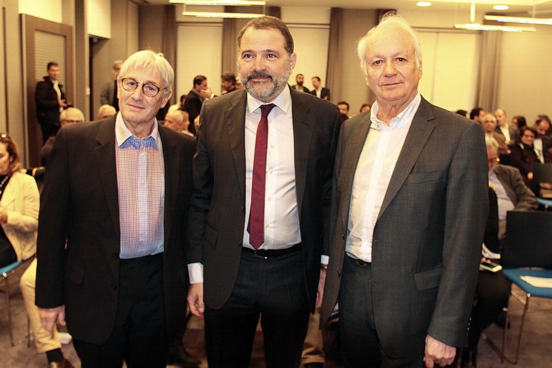 Bruno Benjamin entouré de Jean-Marie Cavada et d'Alexandre Rozenberg - Radio Chalom Nitsan - RCN (Photo Robert Poulain)