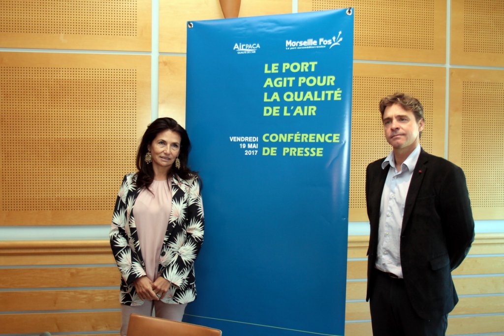 Christine Cabau Woehrel et Dominique Robin une coopération renforcée en faveur de la qualité de l’air (Photo Robert Poulain) Christine Cabau Woehrel et Dominique Robin une coopération renforcée en faveur de la qualité de l’air (Photo Robert Poulain)