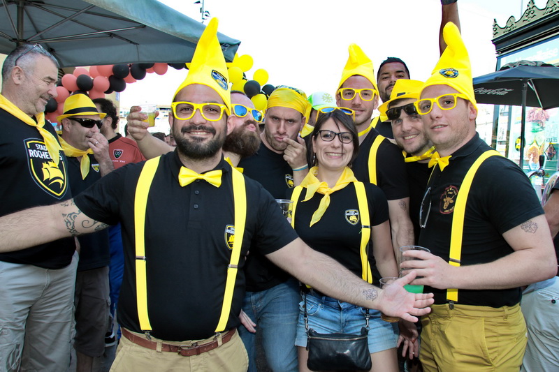 Hé oui ! Supporteurs en très grande forme (Photo Robert Poulain)