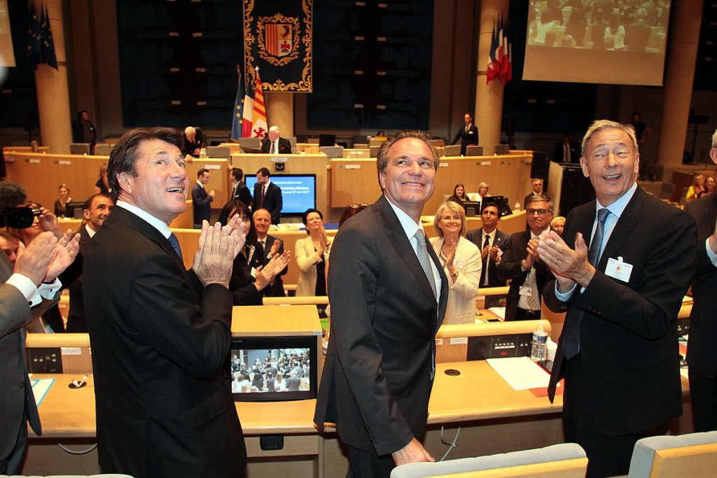 Applaudissements nourris dans l'Hémicycle pour l'élection du nouveau président de Paca (Photo Robert Poulain)