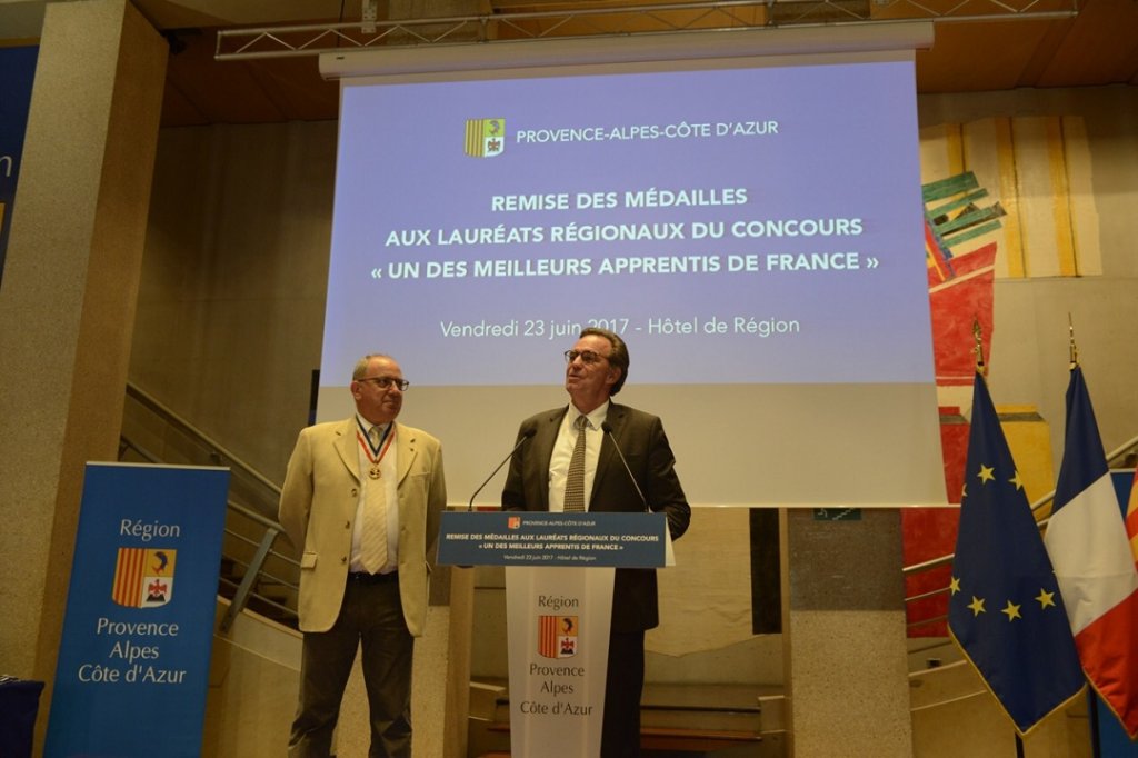 Franck Attoyan, président régional de la société nationale des meilleurs ouvriers de France et le président de Paca Renaud Muselier (Photo: Claude Almodovar)