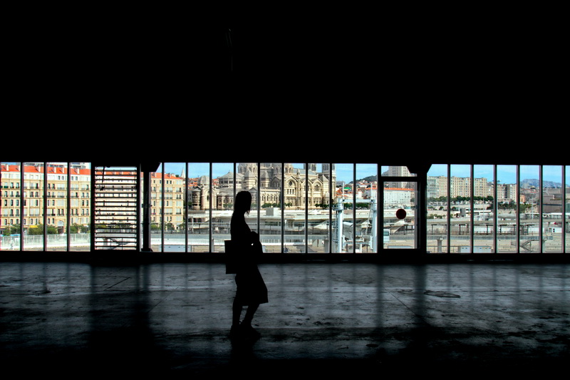 Marseille: Un appel à projets est lancé pour l'emblématique bâtiment portuaire le J1 (Photo Robert Poulain)