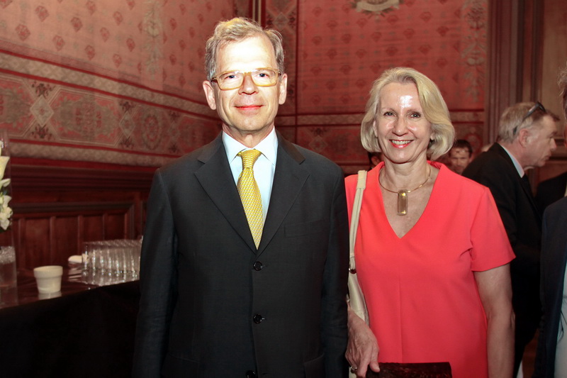 L'ambassadeur de Suisse en France, Bernardino Regazzoni et  Marianne Gerber Szabo, consul général de Suisse à Marseille (Photo Robert Poulain)