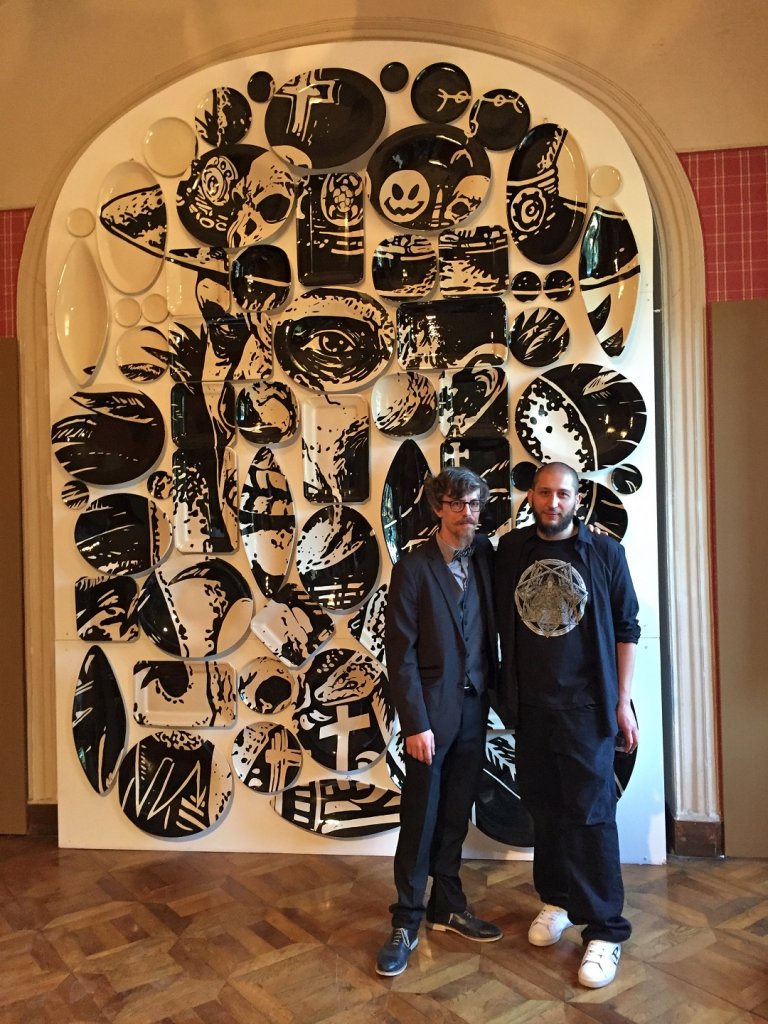 Romain Buffile et Samir Guessab devant leur installation au Pavillon de Vendôme. (Photo M.E.)