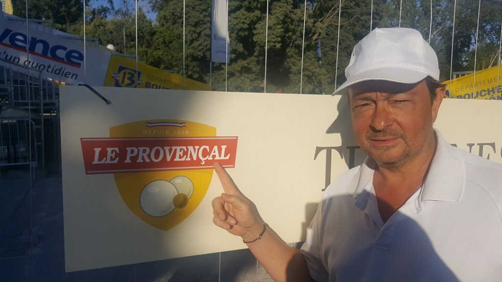 Le ténor marseillais, Luca Lombardo affiche sa passion pour Le Provençal (Photo J.P.) Le ténor marseillais, Luca Lombardo affiche sa passion pour Le Provençal (Photo J.P.)