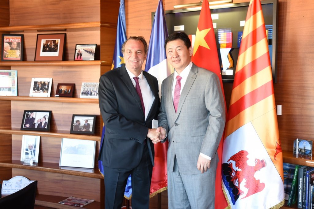 Renaud Muselier, président de la région Paca a rencontré Que Weidong, PDG de Quechen (Photo Jean-Pierre Garufi)