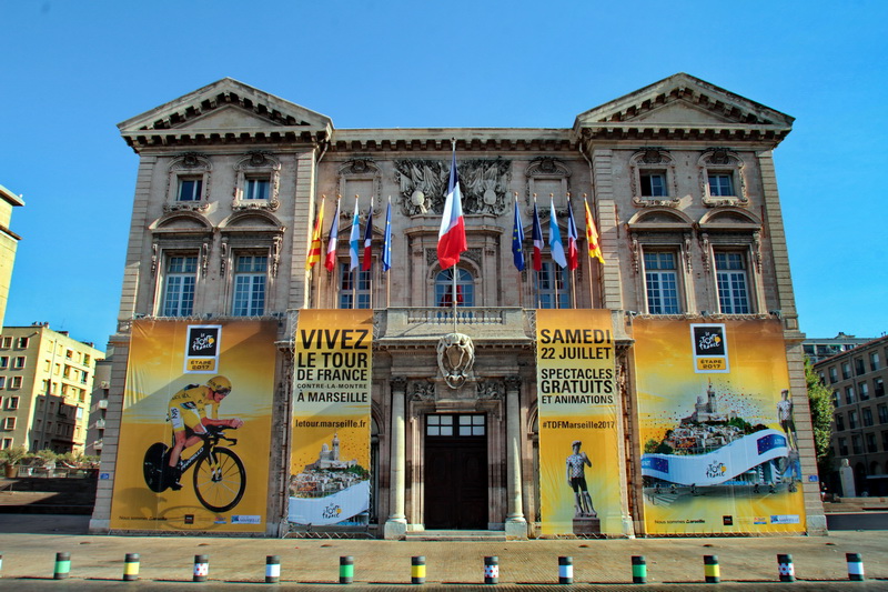 La mairie de Marseille change de braquet (Photo Robert Poulain)