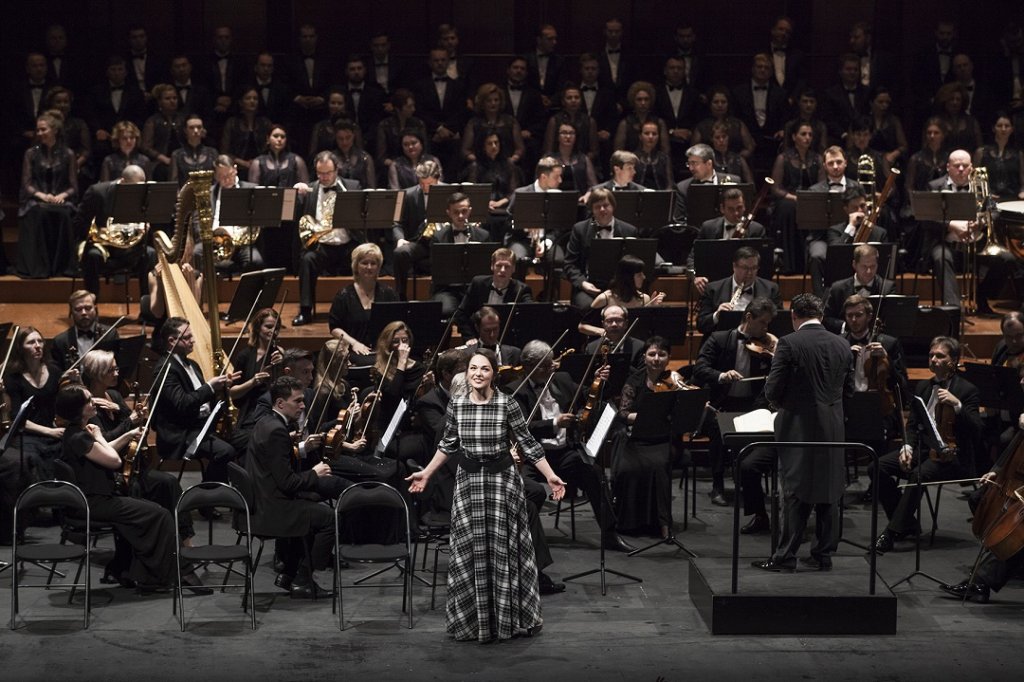 Anna Nechaeva, divine Tatian, aux saluts après son air de la lettre au premier acte (Photo Vincent Baume)