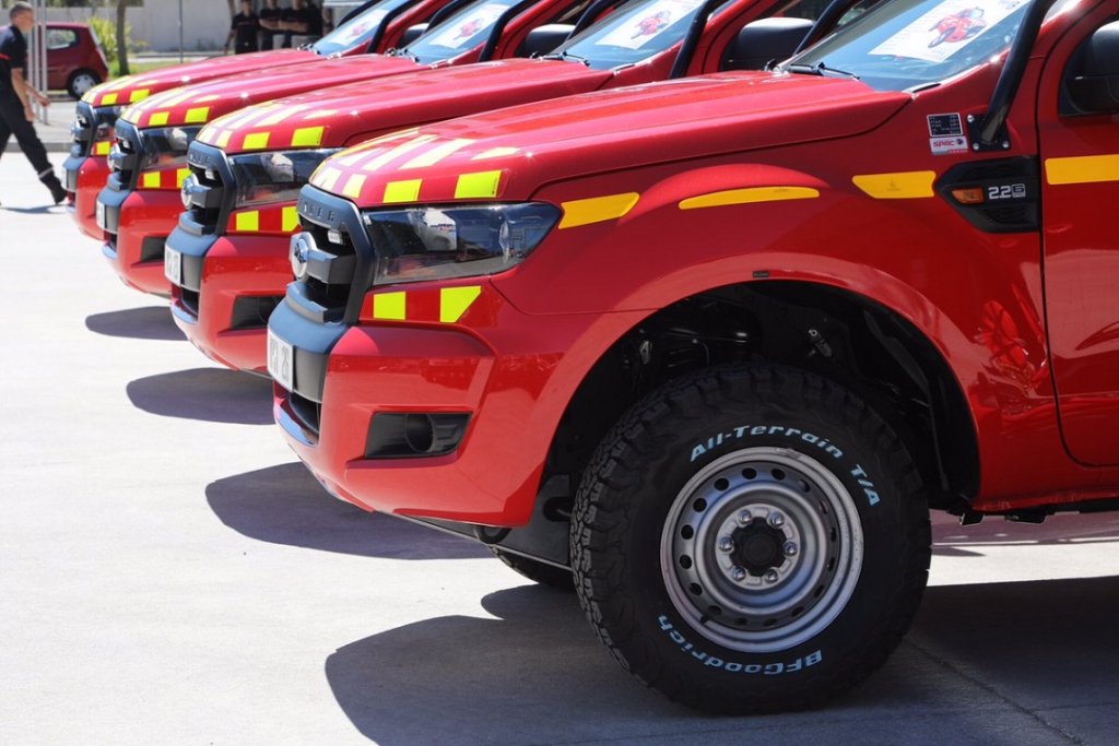 Les 5 véhicules légers remis aux unités de sapeurs-pompiers (Photo Pompiers 13)