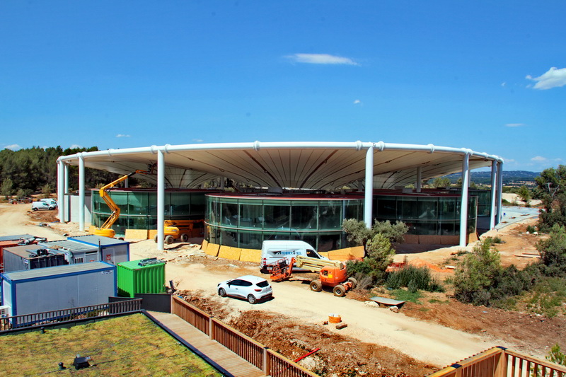 Le chantier en cours de thecamp à Aix-en-Provence (Photo Robert Poulain)