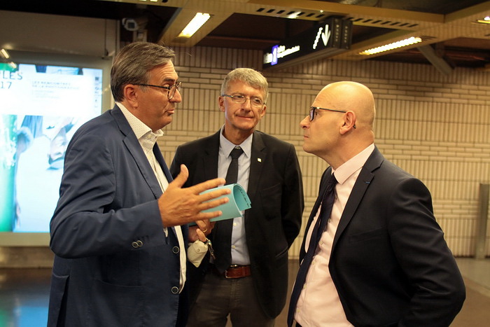 Le nouveau préfet de Police Olivier de Mazières entouré du Président de la RTM, Maxime Tommasini et Jean-Pierre Serrus, vice-président de la métropole Aix-Marseille Provence en charge des transports et à la mobilité (Photo Robert Poulain)