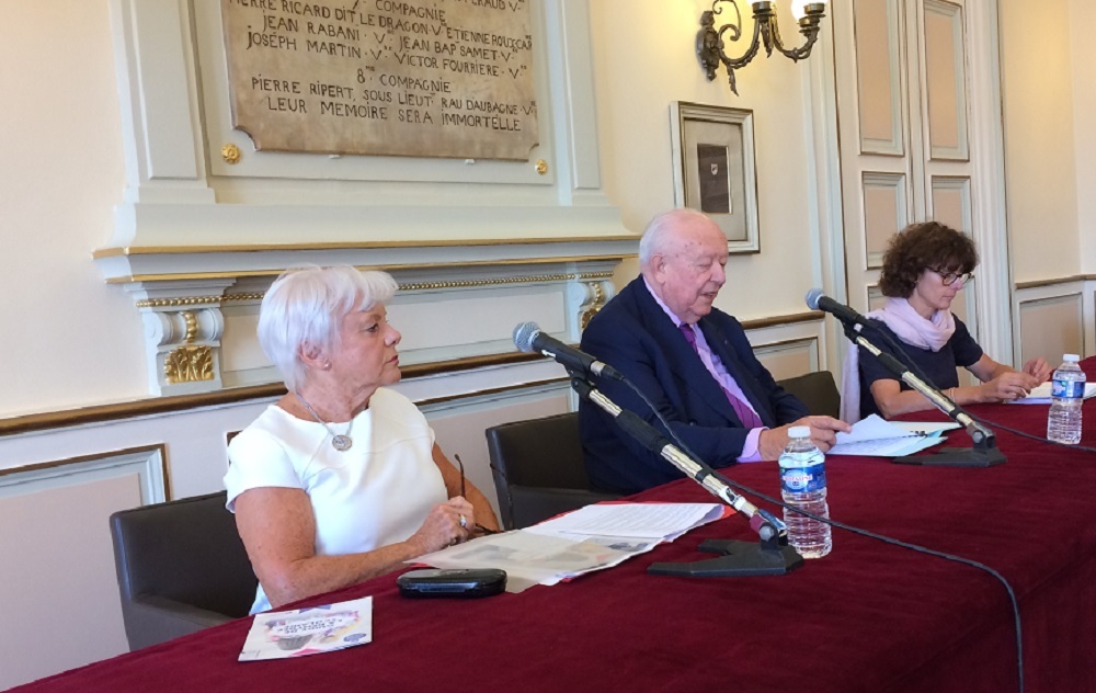 Danièle Casanova et Jean-Claude Gaudin ont présenté la rentrée 2017/2018 des maternelles et écoles de la ville de Marseille (Photo Mireille Bianciotto) Danièle Casanova et Jean-Claude Gaudin ont présenté la rentrée 2017/2018 des maternelles et écoles de la ville de Marseille (Photo Mireille Bianciotto)