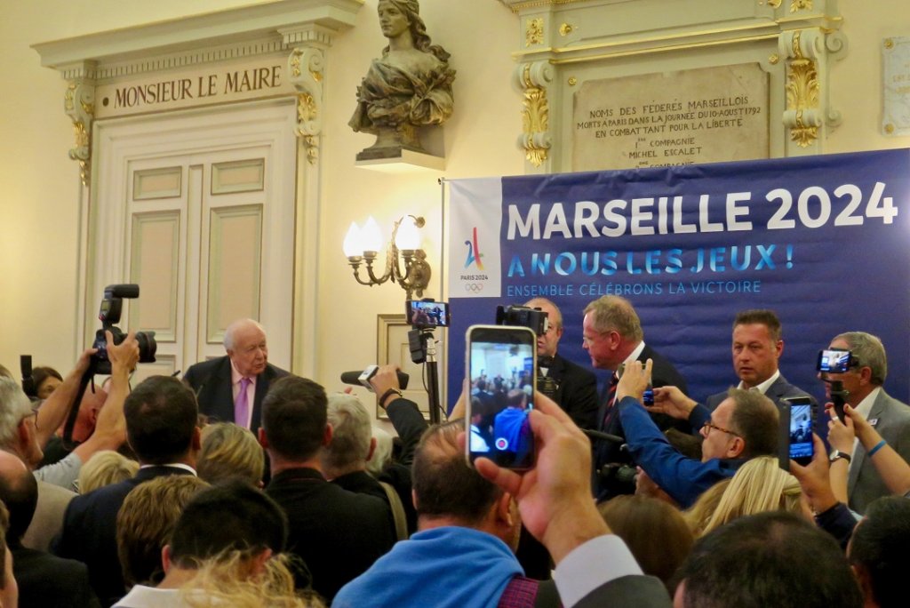 Salle comble pour l'annonce de la ville d'accueil des JO2024 ( Photo Didier Pyord)