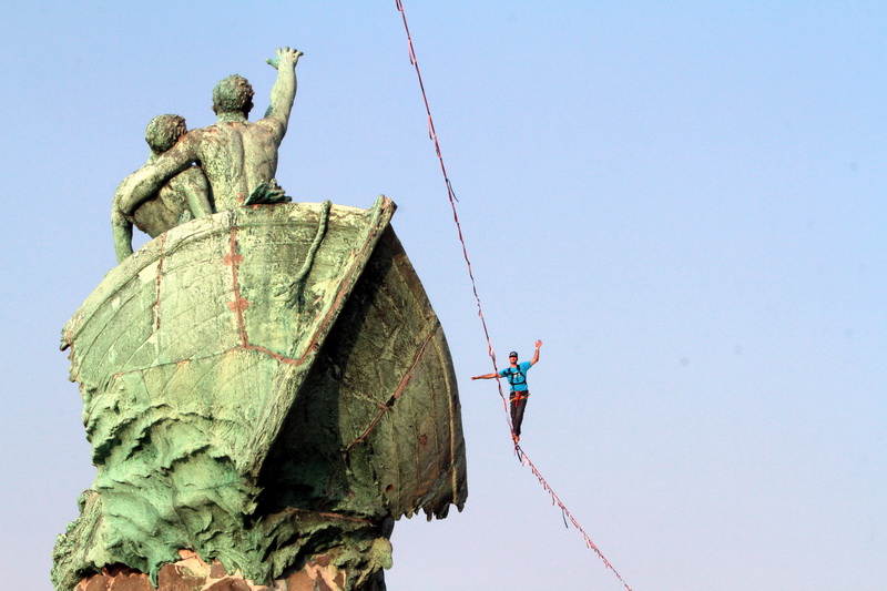 J'arrive.... (Photo Robert Poulain)