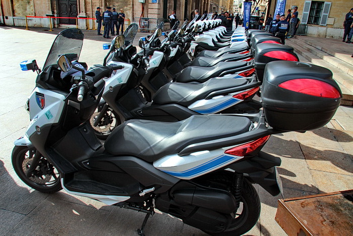 et... 6 scooters (Photo Robert Poulain)