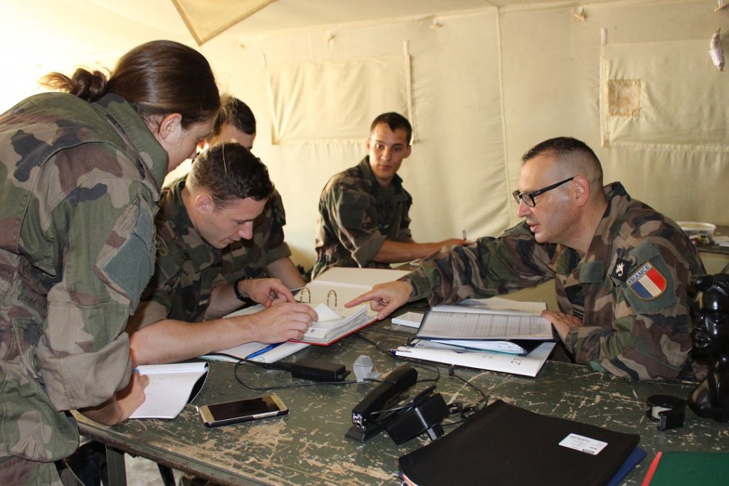 Elèves commissaires de la promotion Voie Sacrée pendant l'exercice Otter  (Photo ECA)