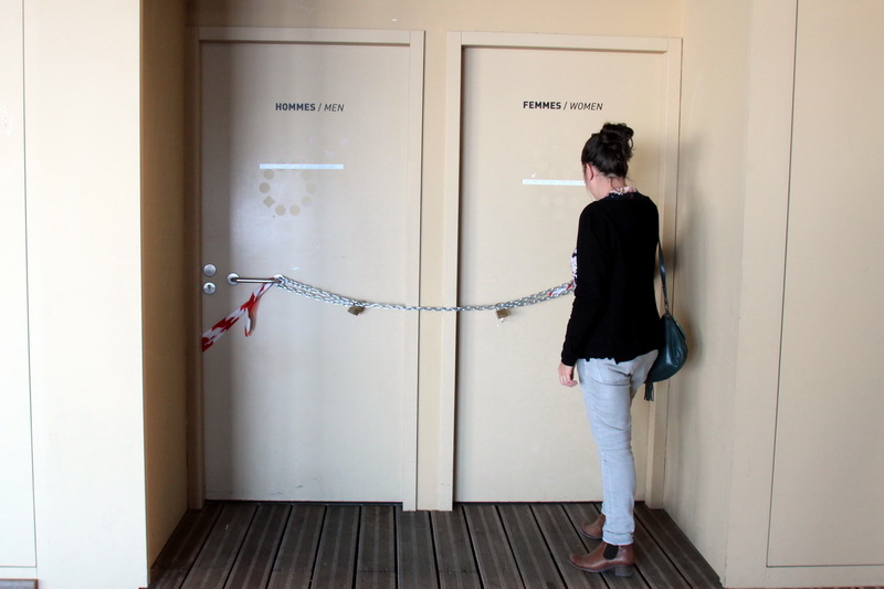 Mouvement de grève des toilettes (Photo Robert Poulain)