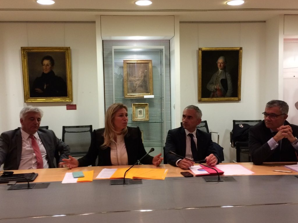 Caroline Pozmentier entourée de Maurice Rey, Xavier Tarabeux et Christophe Reynaud (Photo Mireille Bianciotto)
