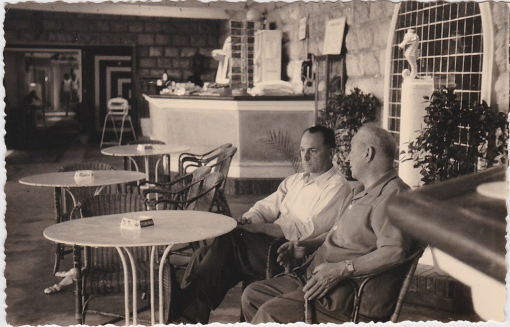 Alfred Malacarne et son fils Alphonse 1958 (Photo Ruhl-Plage)