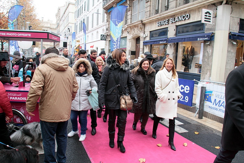 La Présidente Martine vassal, Solange Biaggi, adjointe au maire de Marseille, en charge des commerçants et Sabine Bernasconi, maire du secteur (Photo Robert Poulain)