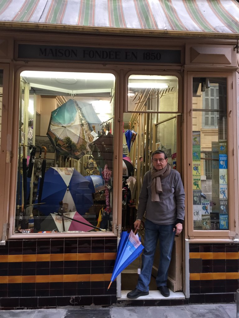 Henri Bestagno, dit Gino devant son temple situé dans le vieux Nice (Photo PRO)
