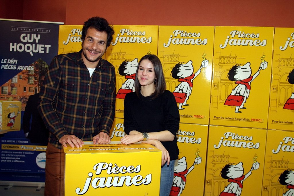 Les chanteurs Amir et Marina Kaye parrain et marraine des pièces jaunes (Photo Robert Poulain)