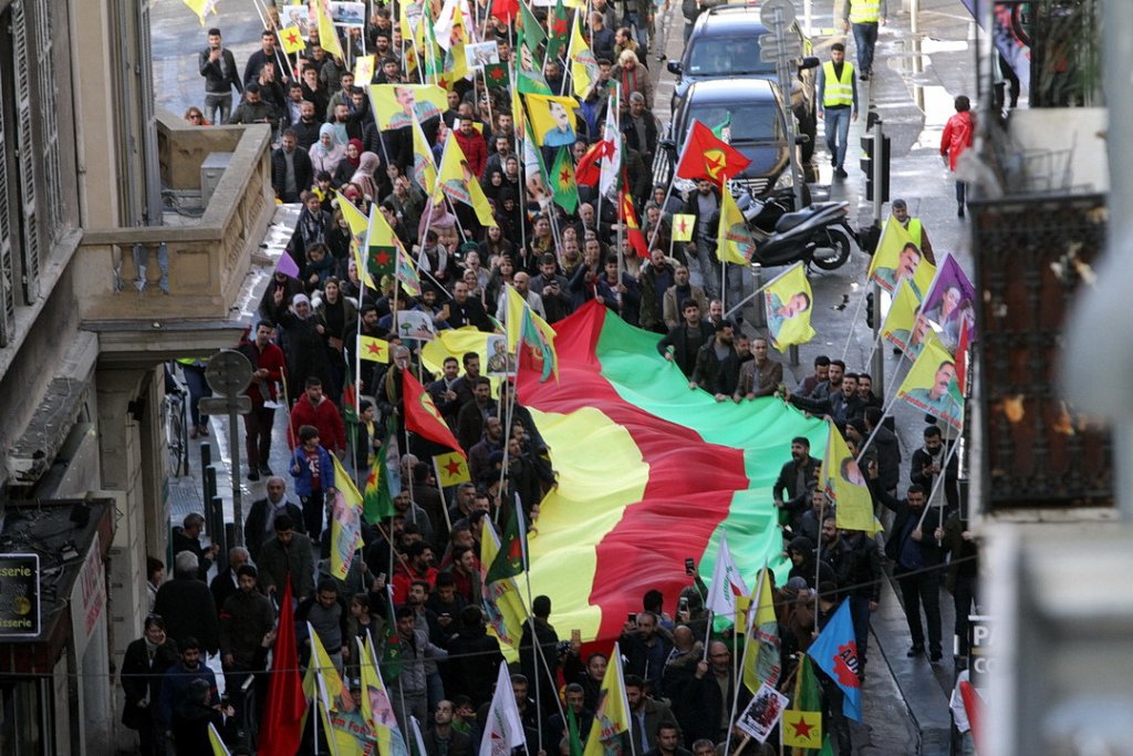 Plusieurs milliers de personnes ont manifesté à Marseille contre l'offensive Turque contre les Kurdes en Syrie (Photo Robert Poulain)