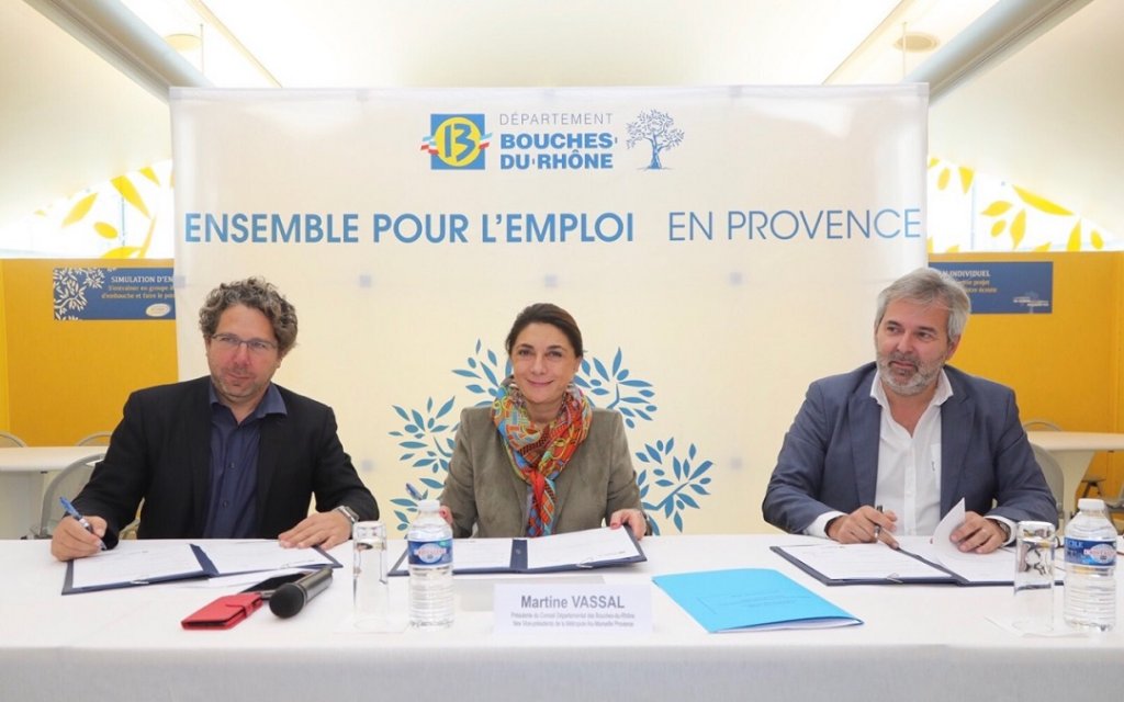 Martine Vassal entourée de Frédéric Pons et Eric Pommier lors de la signature  la convention 