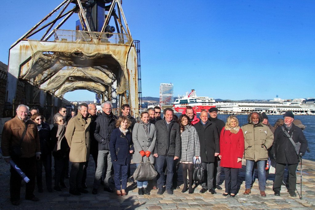 L'ensemble des professions portuaires et tous les acteurs institutionnels du Port de Marseille ont tenu à saluer cette annonce et étaient présents in situ (Photo Robet Poulain)