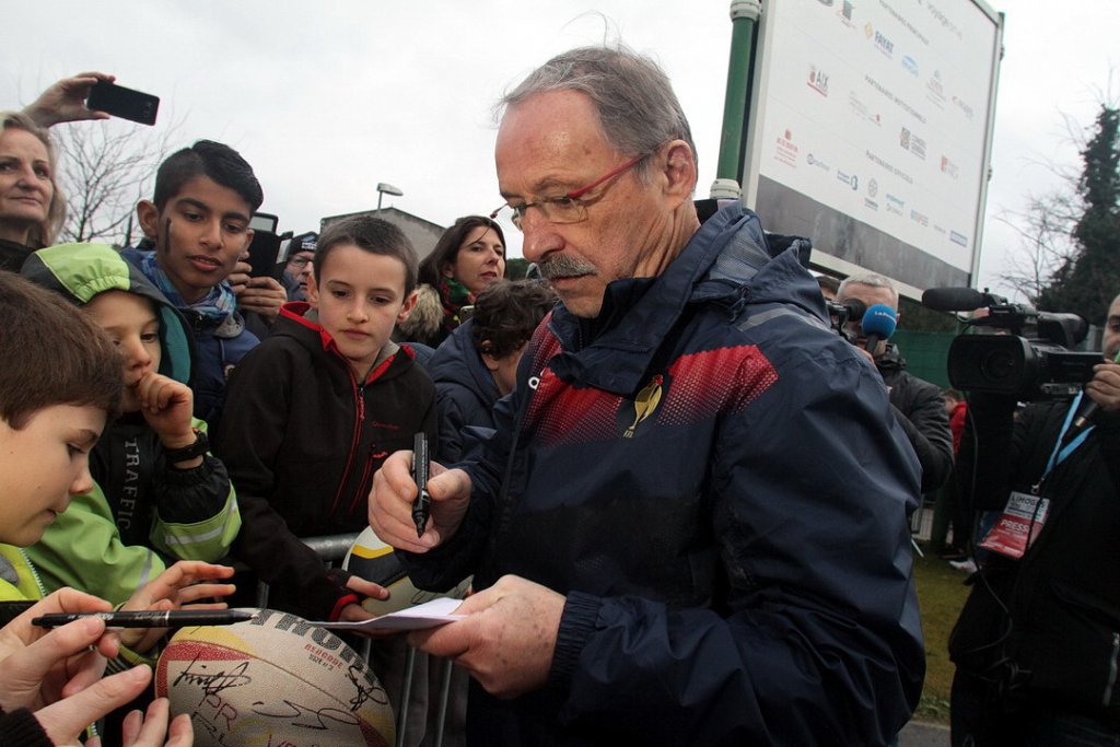 L’entraîneur des Bleus Jacques Brunel (Photo Robert Poulain)