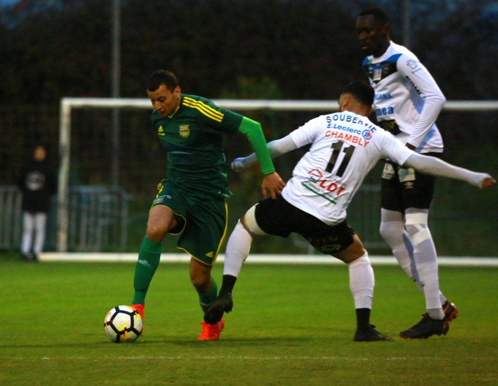 Bilel Agueni a apporté son expérience au milieu de terrain (Photo Laurent Saccomano. Wallis.fr)