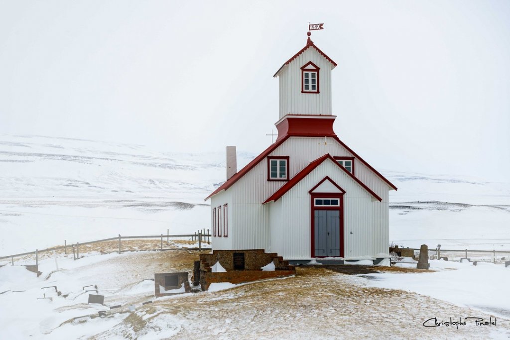 La photo du jour de Christophe Pinatel à Víðidalstungukirkja - Islande l'église se fond dans le décor