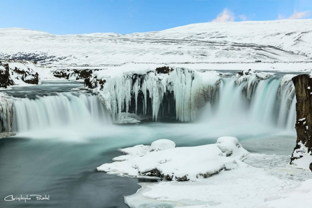 A Godafoss - Islande " l'or bleu dans son écran blanc" (Photo Christophe Pinatel)
