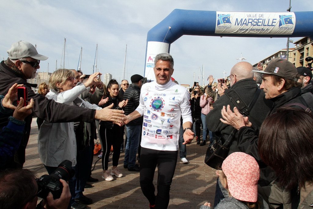 Ara Khatchadourian est parti ce matin du Vieux-Port de Marseille pour un nouveau défi: rejoindre Erevan, capitale de l'Arménie (Robert Poulain)