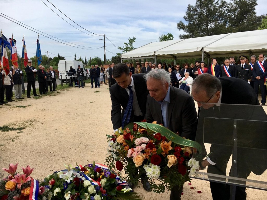 Dépôt de gerbe - Frédéric Potier, Robert Gelli et Alain Chouraqui (Photo C.M.-M.E.)