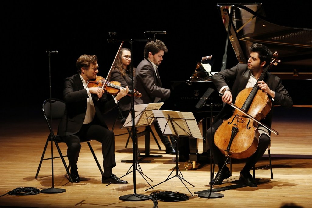 Renaud Capuçon, Kian Soltani et Lahav Shani, trois virtuoses animés d’un même sens du partage. (Photo Caroline Doutre) Renaud Capuçon, Kian Soltani et Lahav Shani, trois virtuoses animés d’un même sens du partage. (Photo Caroline Doutre)