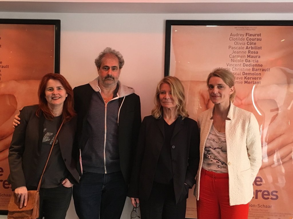 Accompagnée de Nicole Garcia, Olivia Côte et Gustave Kervern, la réalisatrice Marie-Castille Mention-Schaar est venue présenter en avant-première au cinéma Le Cézanne d’Aix-en-Provence son film "La fête des mères" (Photo Yoann Scherb)