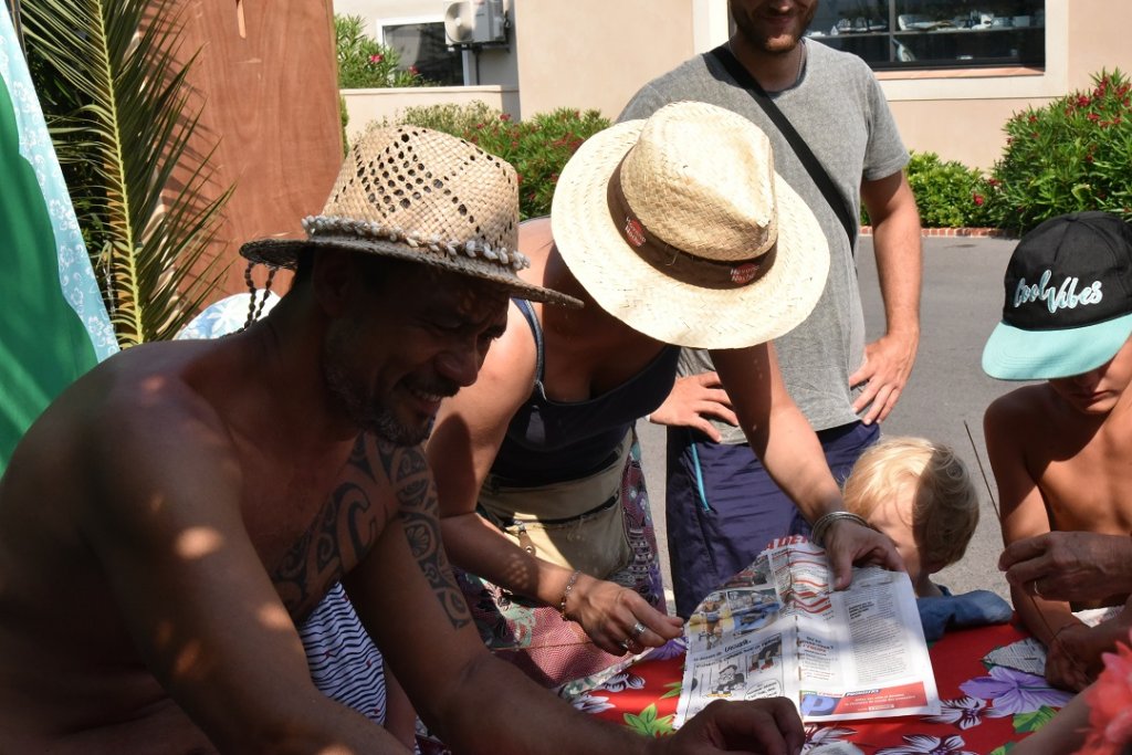 Initiation à la fabrication de Cerfs-Volants (Photo D.R./Les Embiez) Initiation à la fabrication de Cerfs-Volants (Photo D.R./Les Embiez)