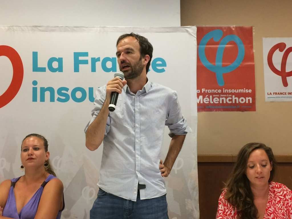 Manuel Bompard entouré de Coline Maigre (à droite)  et  Mathilde Panot (à gauche) (Photo Mireille Bianciotto)
