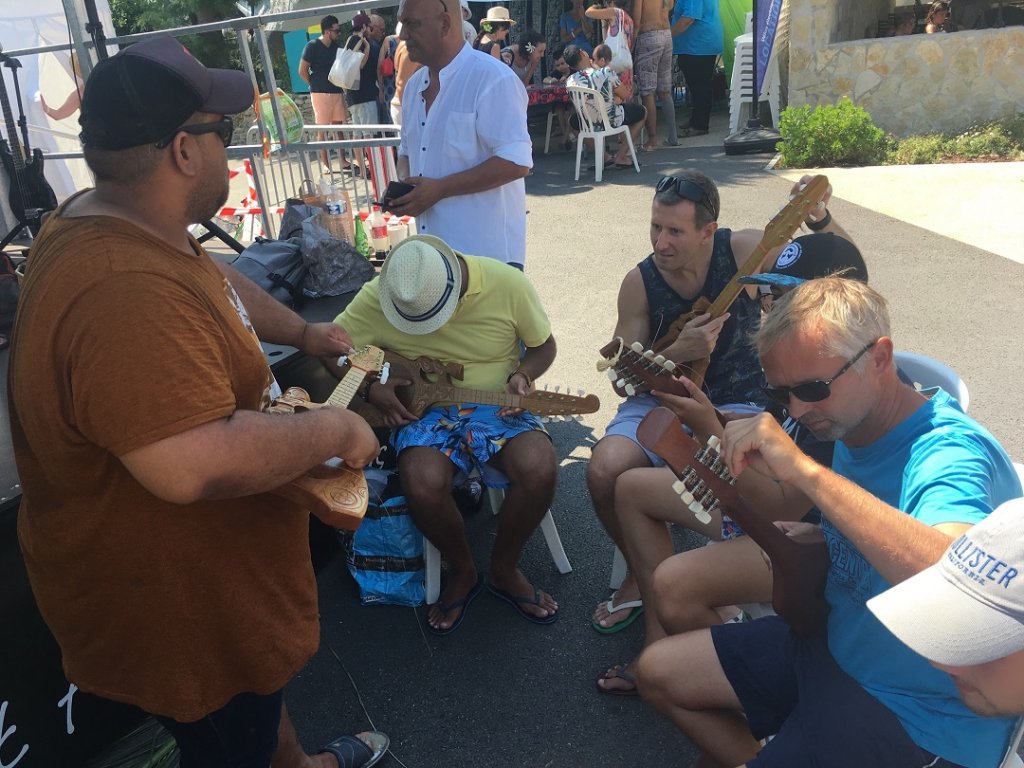 Des ateliers d’apprentissage de ukulélé (Photo D.R./Les Embiez) Des ateliers d’apprentissage de ukulélé (Photo D.R./Les Embiez)