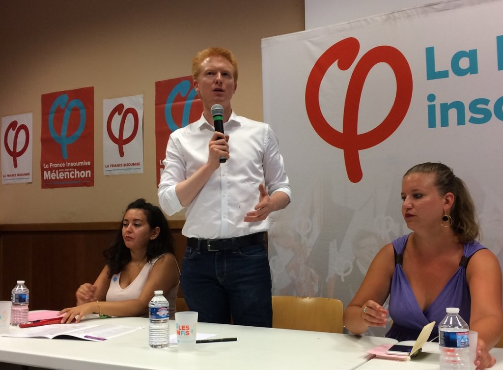 Adrien Quatennens entouré de Mathilde panot (à droite) et Leila Chaibi (à gauche) (Photo Mireille Bianciotto)