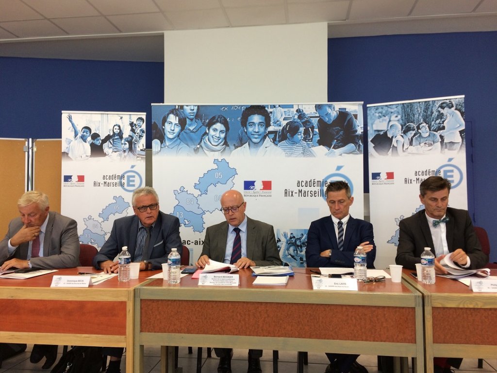 Le recteur Beignier a présenté les nouveautés et les priorités de la Rentrée scolaire 2018 entouré de :Eric Lavis, Inspecteur d’académie, Directeur académique des services de l’Éducation nationale des Alpes de Haute-Provence, Philippe Maheu, Inspecteur d’académie, Directeur académique des services de l’Éducation nationale des Hautes-Alpes, Dominique Beck, Inspecteur d’académie, Directeur académique des services de l’Éducation nationale des Bouches-du-Rhône et Christian Patoz, Inspecteur d’académie, Directeur académique des services de l’Éducation nationale du Vaucluse (Photo Mireille Bianciotto) Le recteur Beignier a présenté les nouveautés et les priorités de la Rentrée scolaire 2018 entouré de :Eric Lavis, Inspecteur d’académie, Directeur académique des services de l’Éducation nationale des Alpes de Haute-Provence, Philippe Maheu, Inspecteur d’académie, Directeur académique des services de l’Éducation nationale des Hautes-Alpes, Dominique Beck, Inspecteur d’académie, Directeur académique des services de l’Éducation nationale des Bouches-du-Rhône et Christian Patoz, Inspecteur d’académie, Directeur académique des services de l’Éducation nationale du Vaucluse (Photo Mireille Bianciotto)