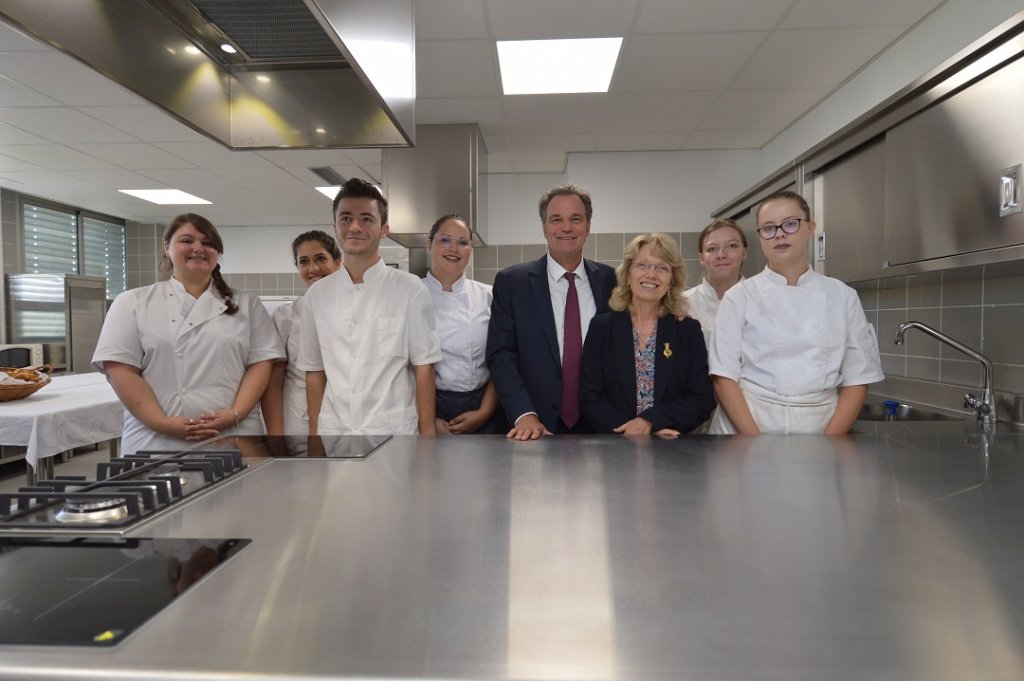 La Région a financé la rénovation de la cuisine pédagogique du lycée technique Marie Curie (Photo Yann Bouvier)